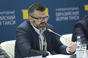 Средняя месячная зарплата таксиста Москвы составила 54 тысячи