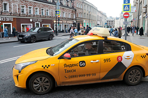 Таксопарки в 2023 году увеличат втрое закупки новых машин