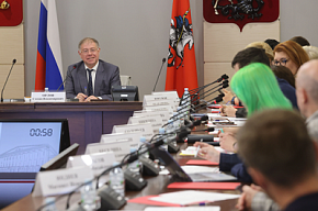 Профильная комиссия Мосгордумы поддержала законопроект «О легковом такси в городе Москве»